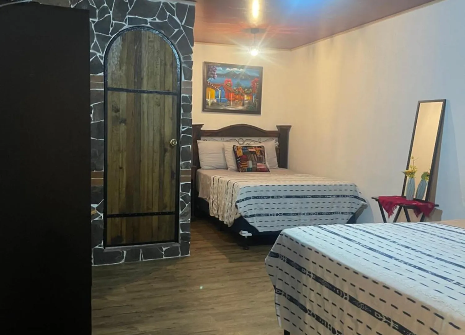 Casa Alejandro De Los Caballeros Antigua